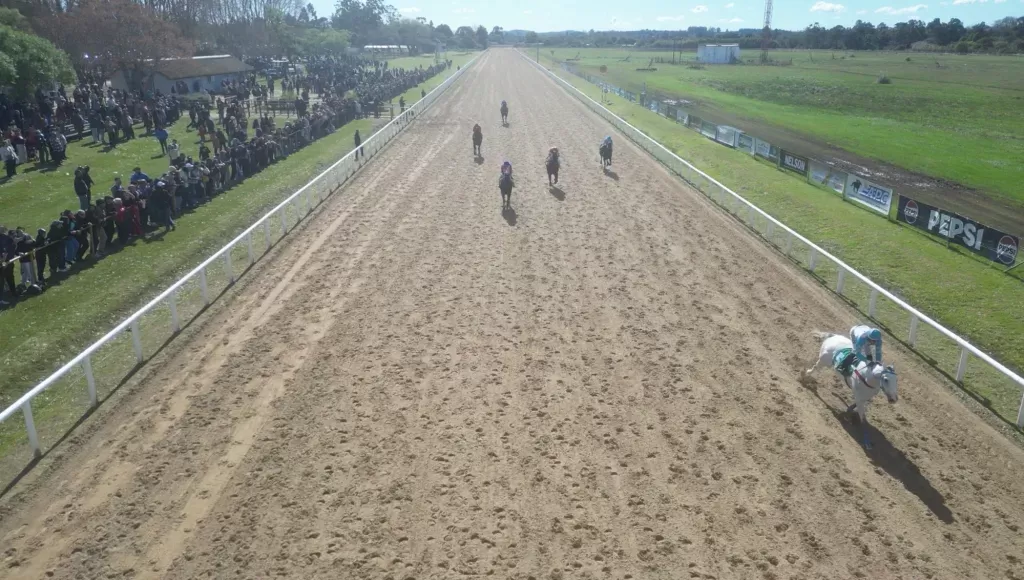Imagen de 37 años del Hipódromo de Rocha: una historia que se escribió entre caballos, pasiones y recuerdos
