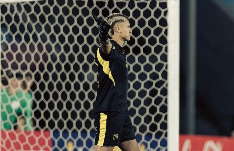 Imagen de Amistoso: Peñarol empató 1-1 con Colo Colo en el Centenario y luego perdió en los penales