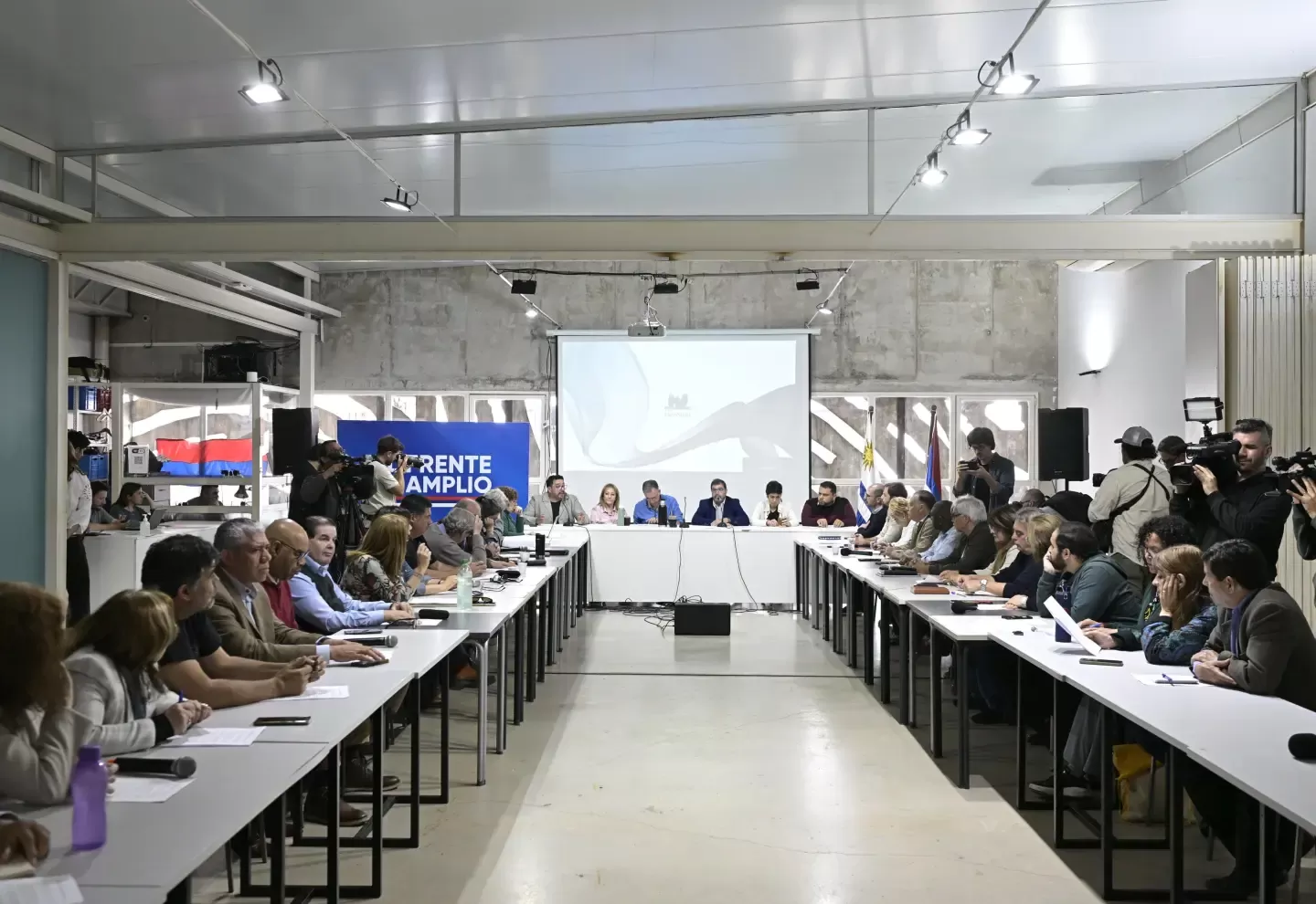 Imagen de En el FA plantean una "revisión" de algunos impuestos; el de patrimonio y el IRAE tienen "muy baja recaudación"